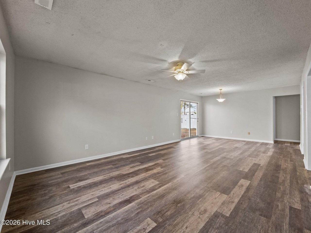 3117 Belmont Ct - Photo 2 of 21