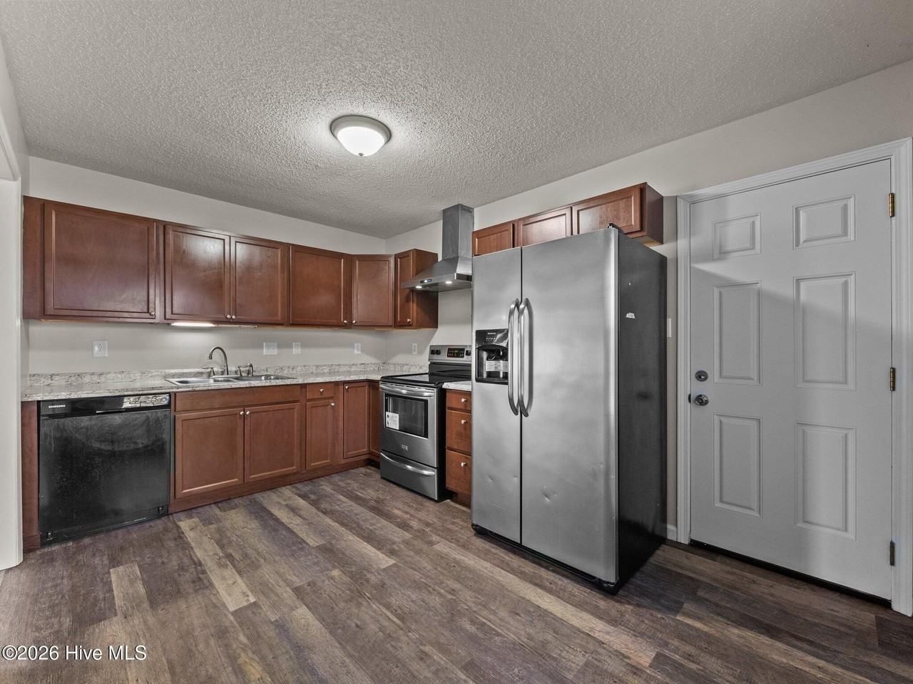 3117 Belmont Ct - Photo 5 of 21