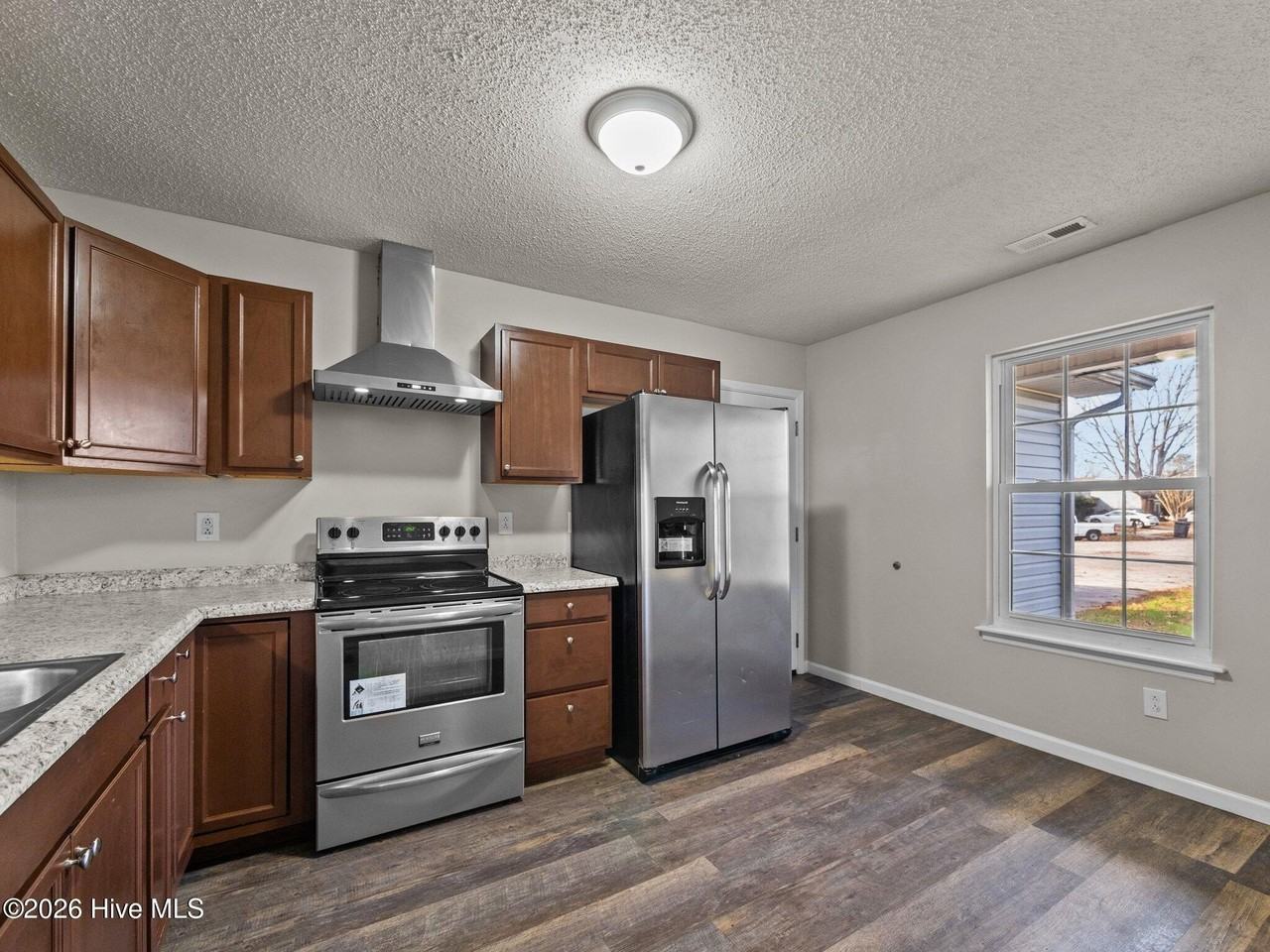 3117 Belmont Ct - Photo 7 of 21