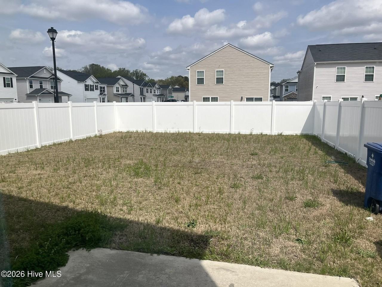 1196 Fowler Dr - Photo 2 of 13