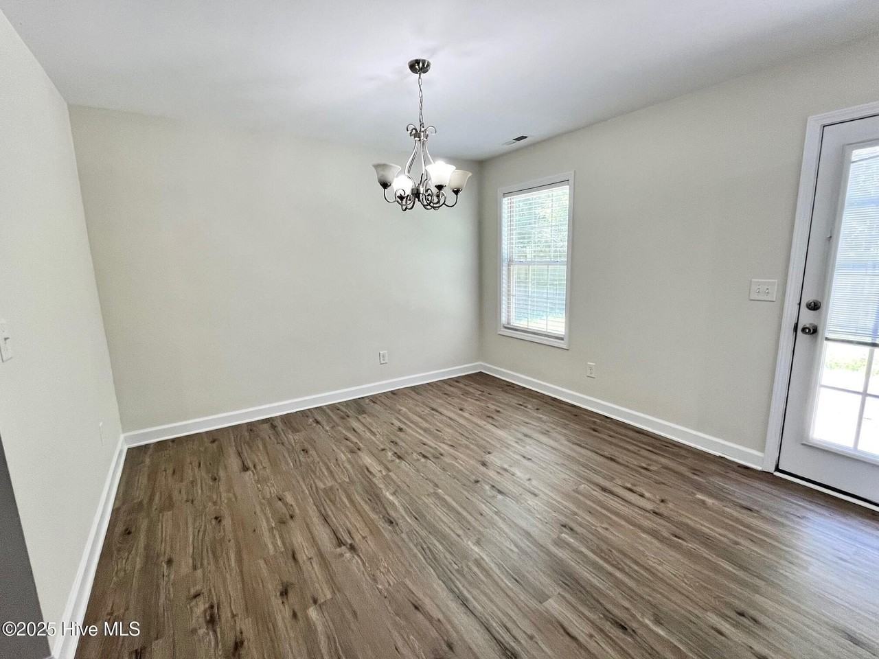 255 Merin Height Rd - Photo 7 of 19