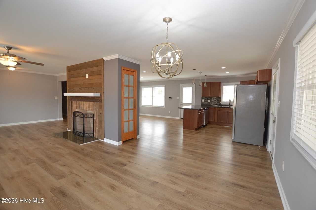 1008 Schall Pl - Photo 5 of 21