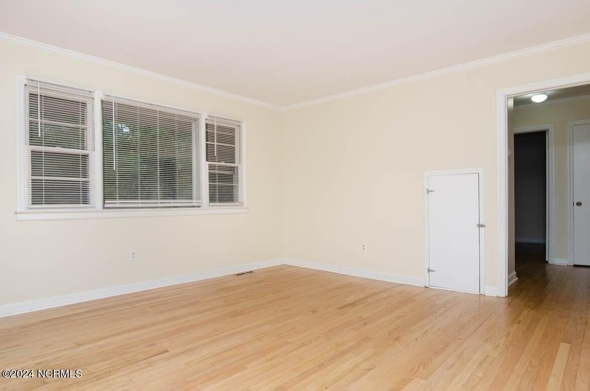 626 S Kerr Ave - Photo 3 of 16