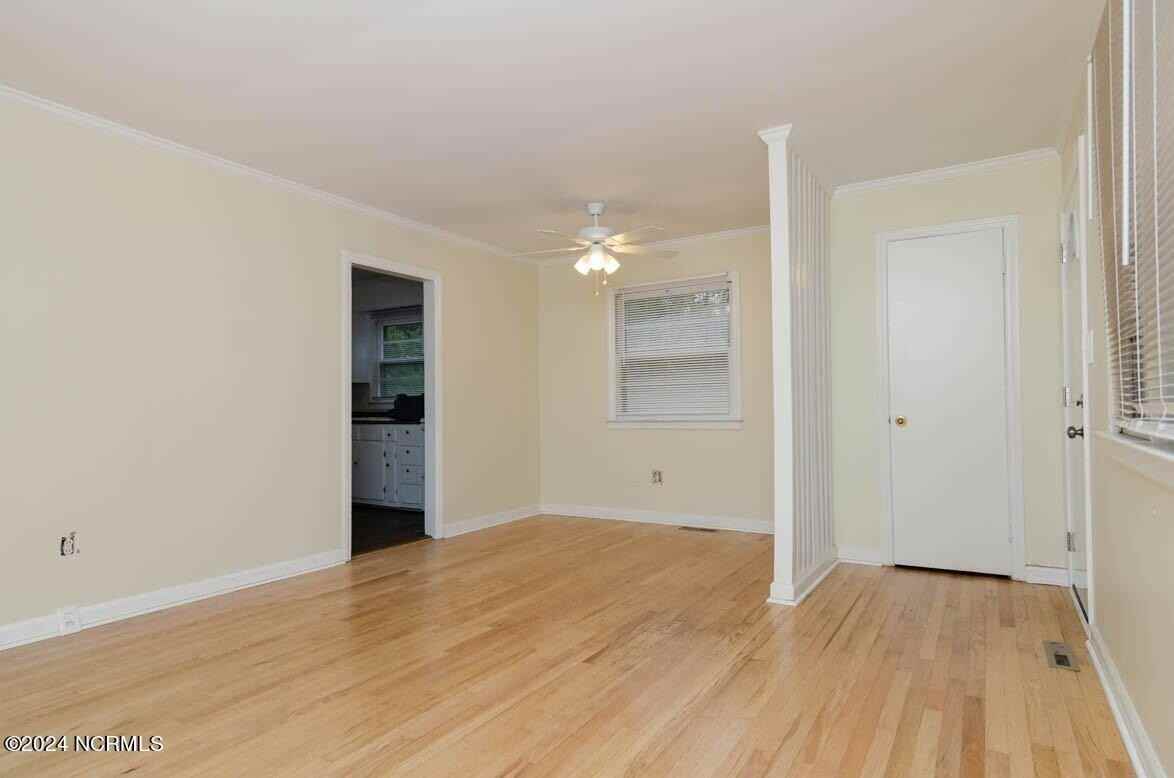 626 S Kerr Ave - Photo 4 of 16