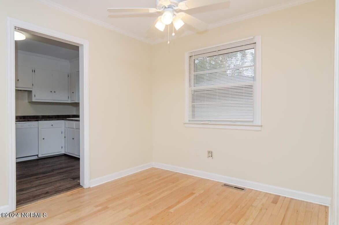 626 S Kerr Ave - Photo 5 of 16