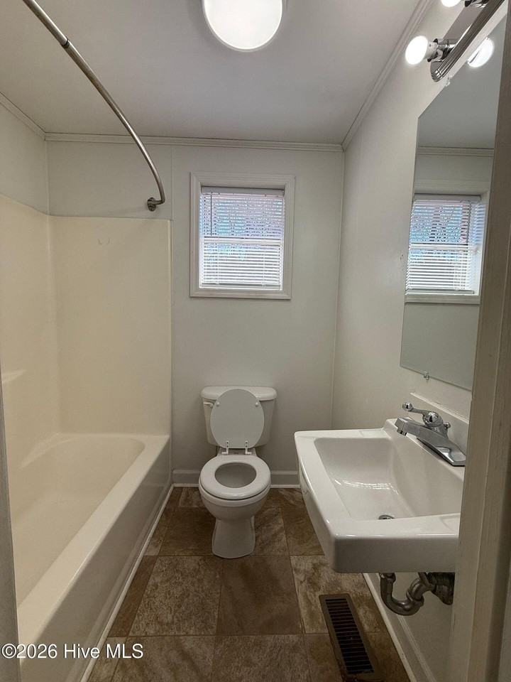 200 Kitt Dr - Photo 5 of 10