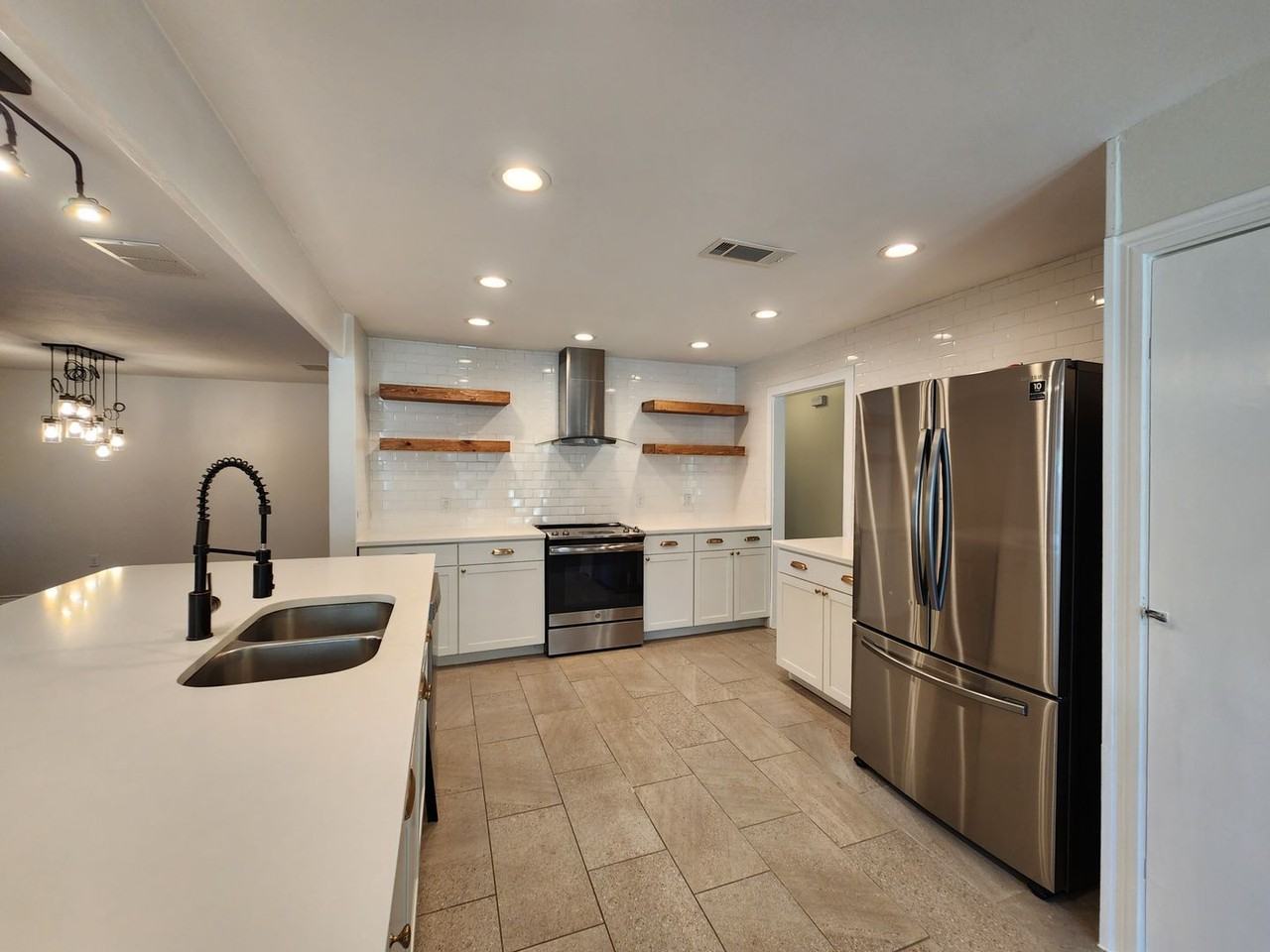 521 Willow Ave - Photo 6 of 28