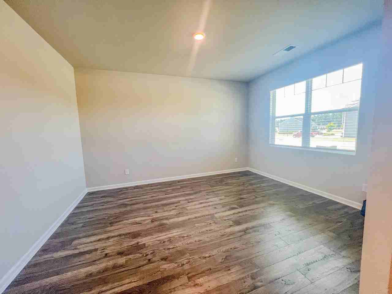 430 Furlough Dr - Photo 4 of 38