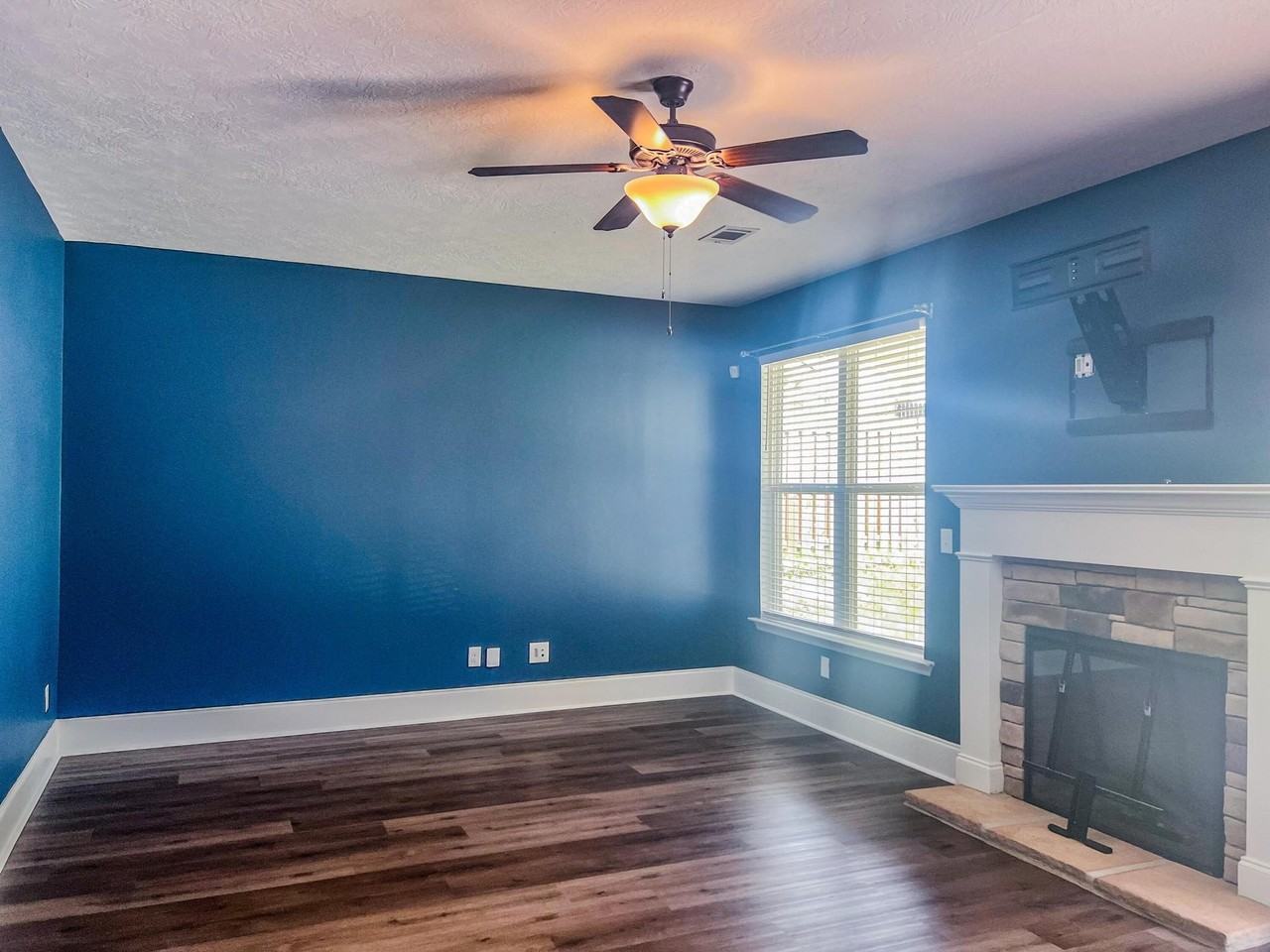 182 Dublin Loop - Photo 4 of 33