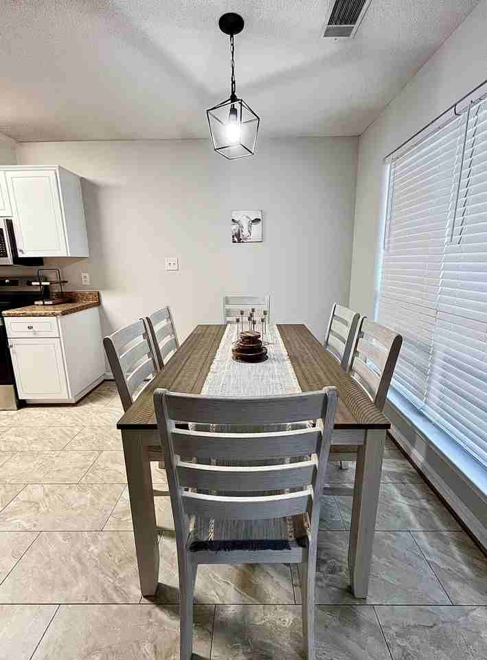 1215 Kendal Ct - Photo 7 of 23