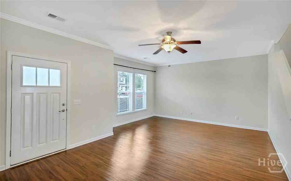 208 Ventura Pl - Photo 3 of 25