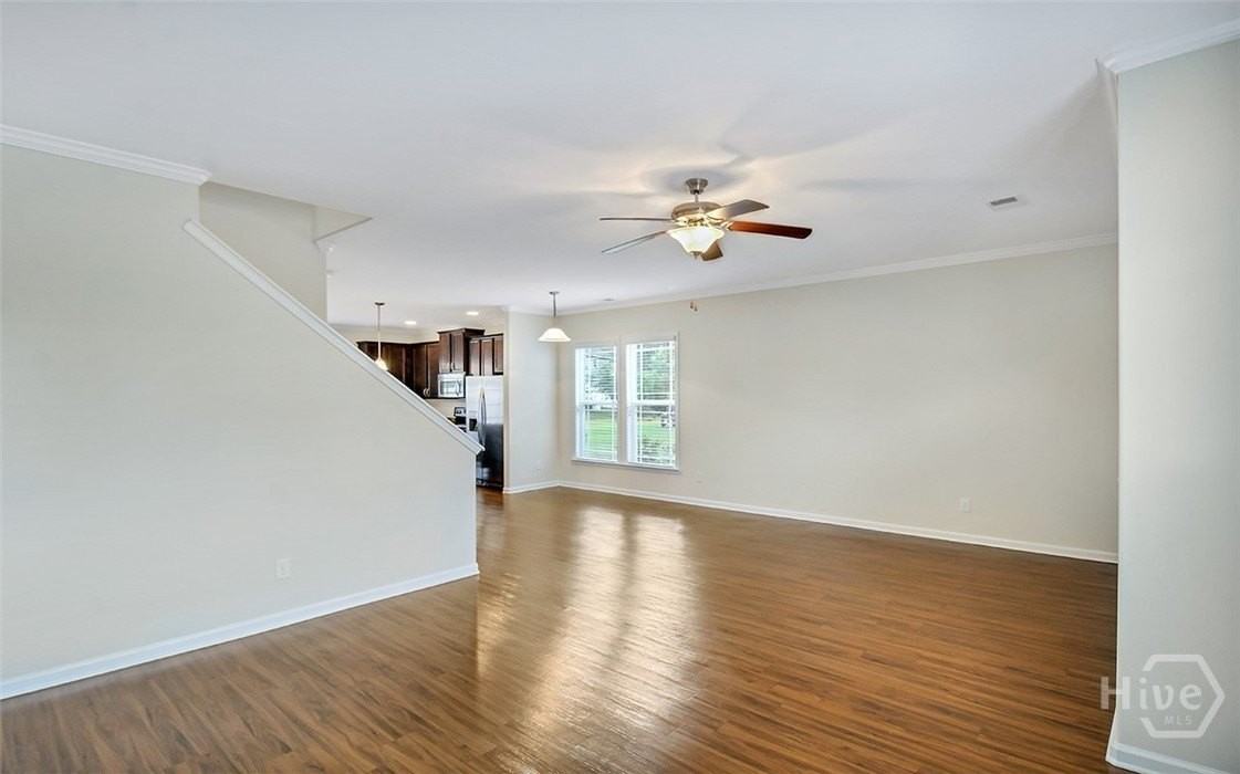 208 Ventura Pl - Photo 4 of 25