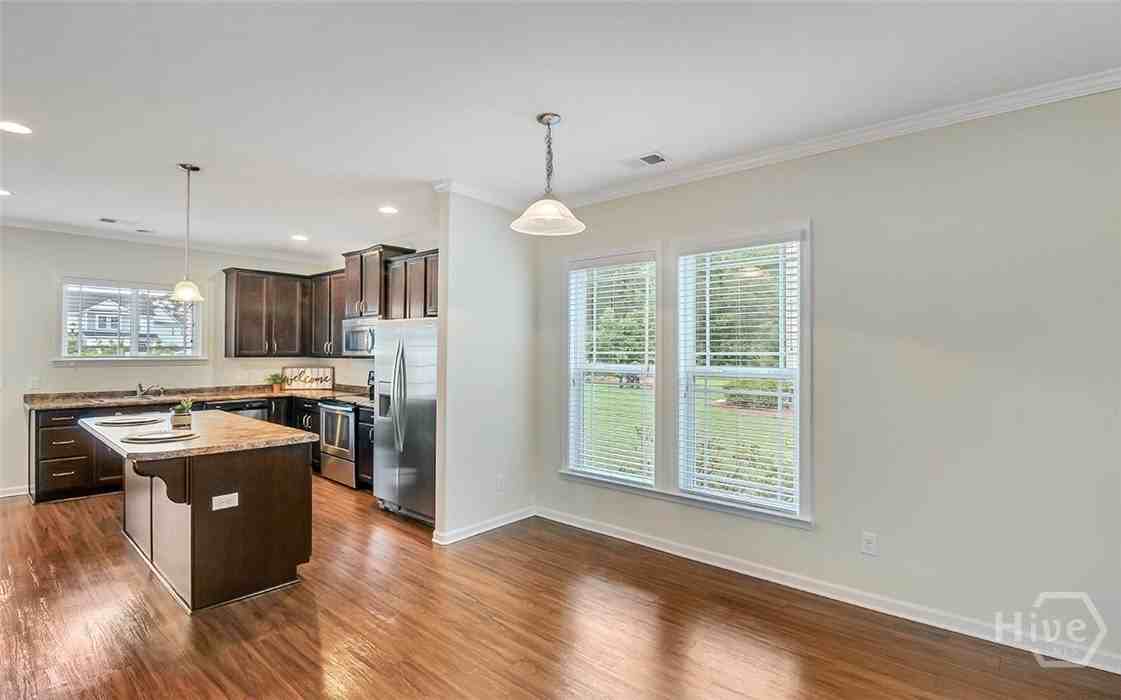 208 Ventura Pl - Photo 5 of 25