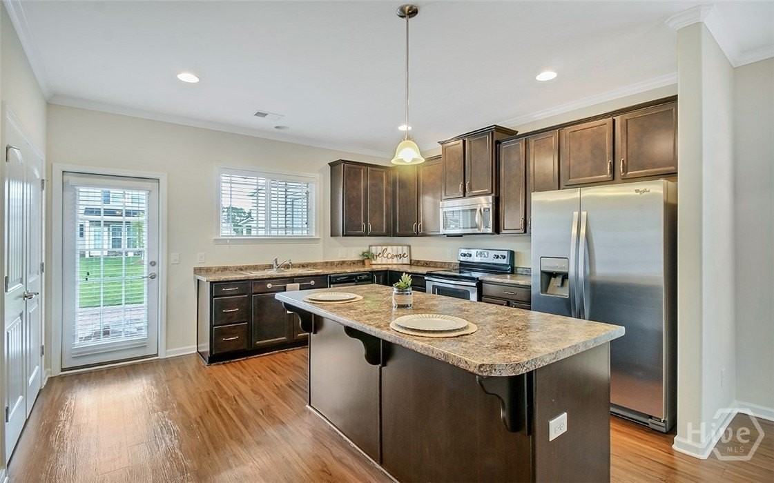 208 Ventura Pl - Photo 6 of 25