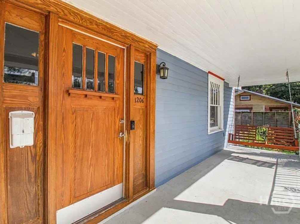 1206 E 48th Street unit: Cottage - Photo 5 of 35