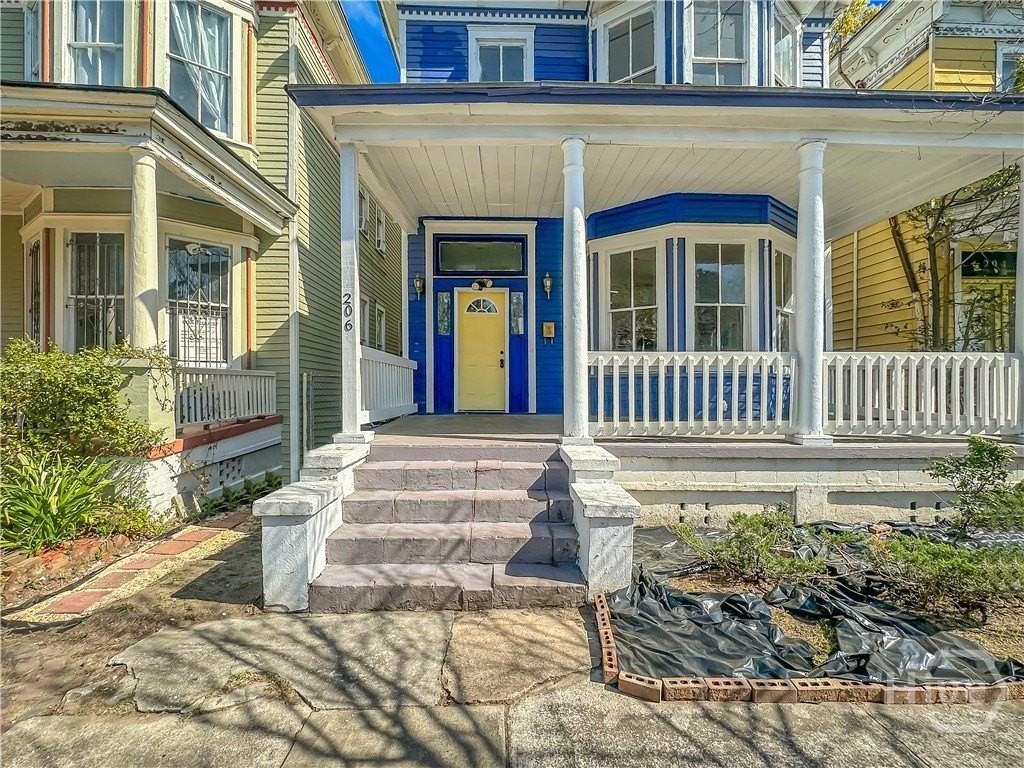 206 W 39th St - Photo 2 of 38