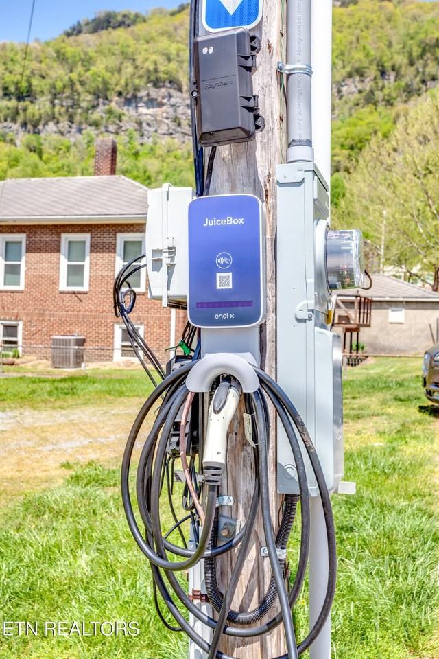 704 Brooklyn St Unit 4 - Photo 6 of 11