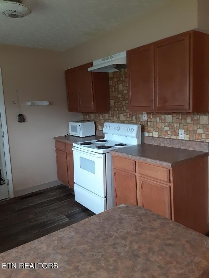 1005 Hollywood Dr - Photo 4 of 13