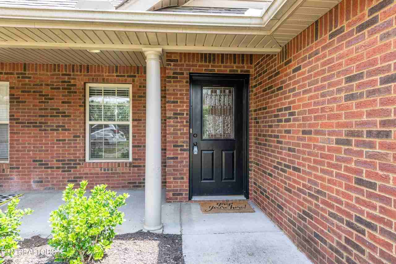 206 Janet Ln - Photo 4 of 42