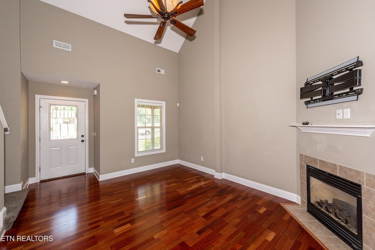 206 Janet Ln - Photo 6 of 42