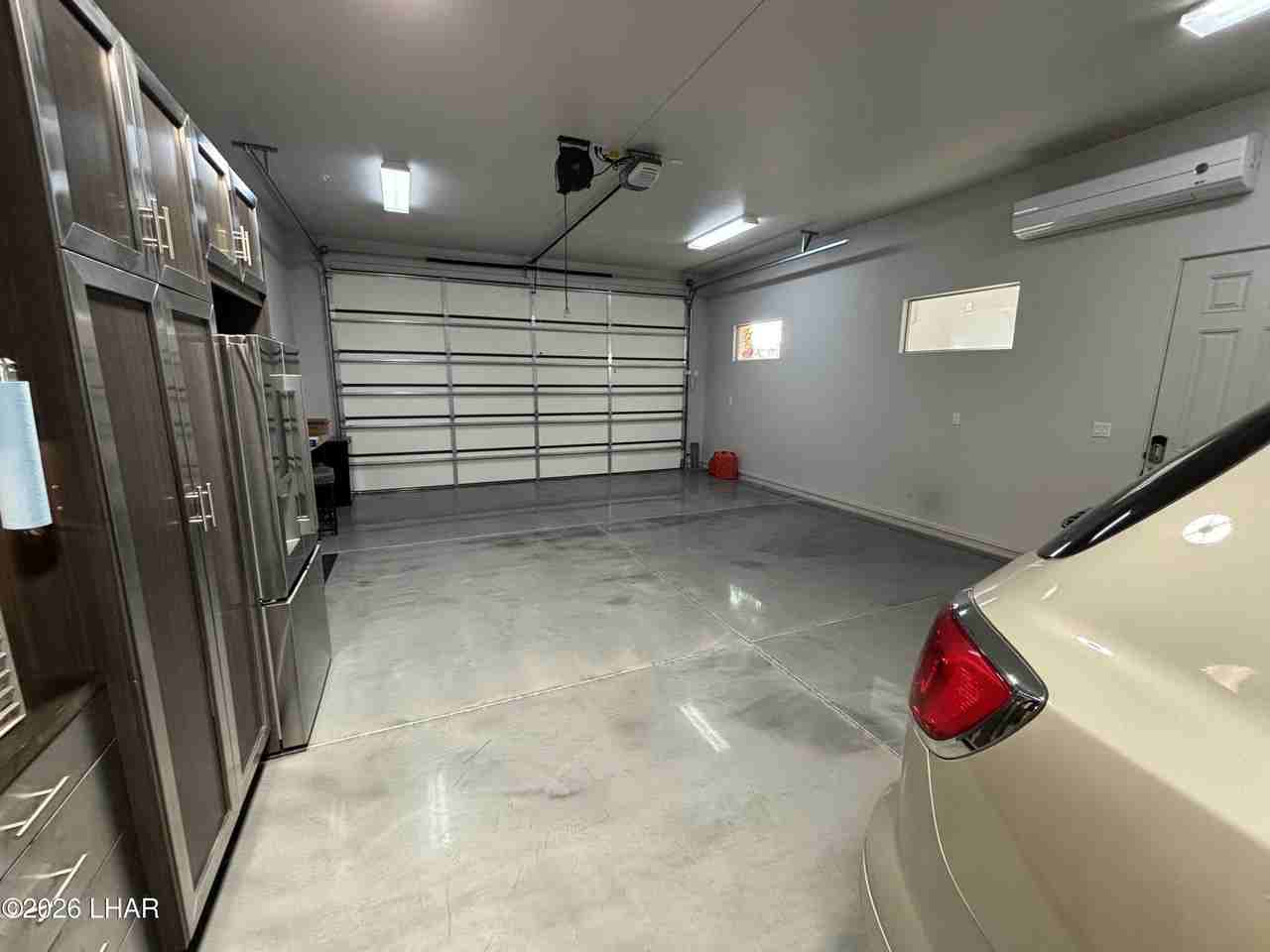 614 Grand Island Dr - Photo 5 of 47