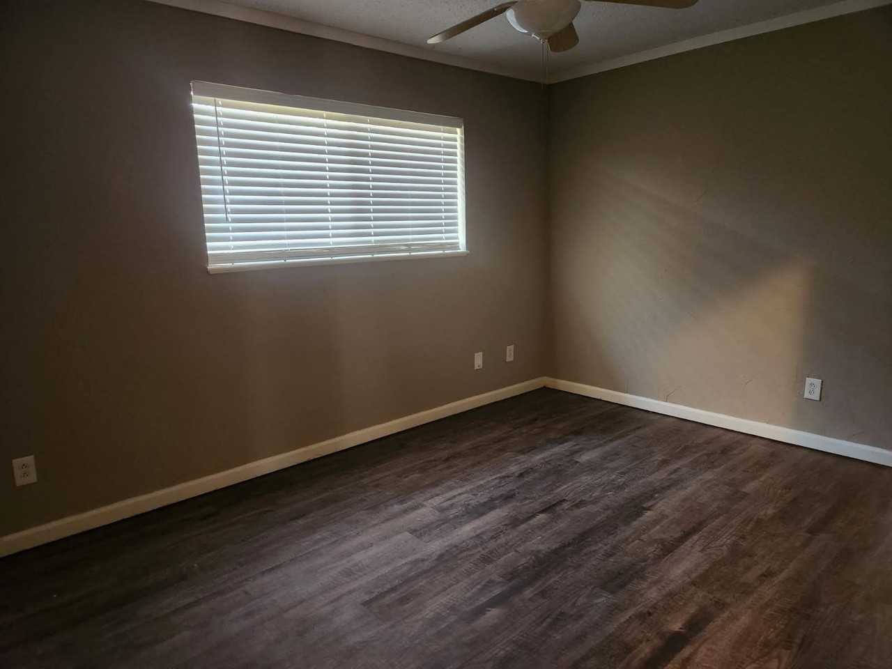 311 Ralph St - Photo 7 of 14