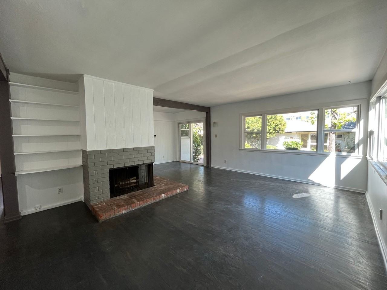 4732 Katherine Ave - Photo 4 of 35