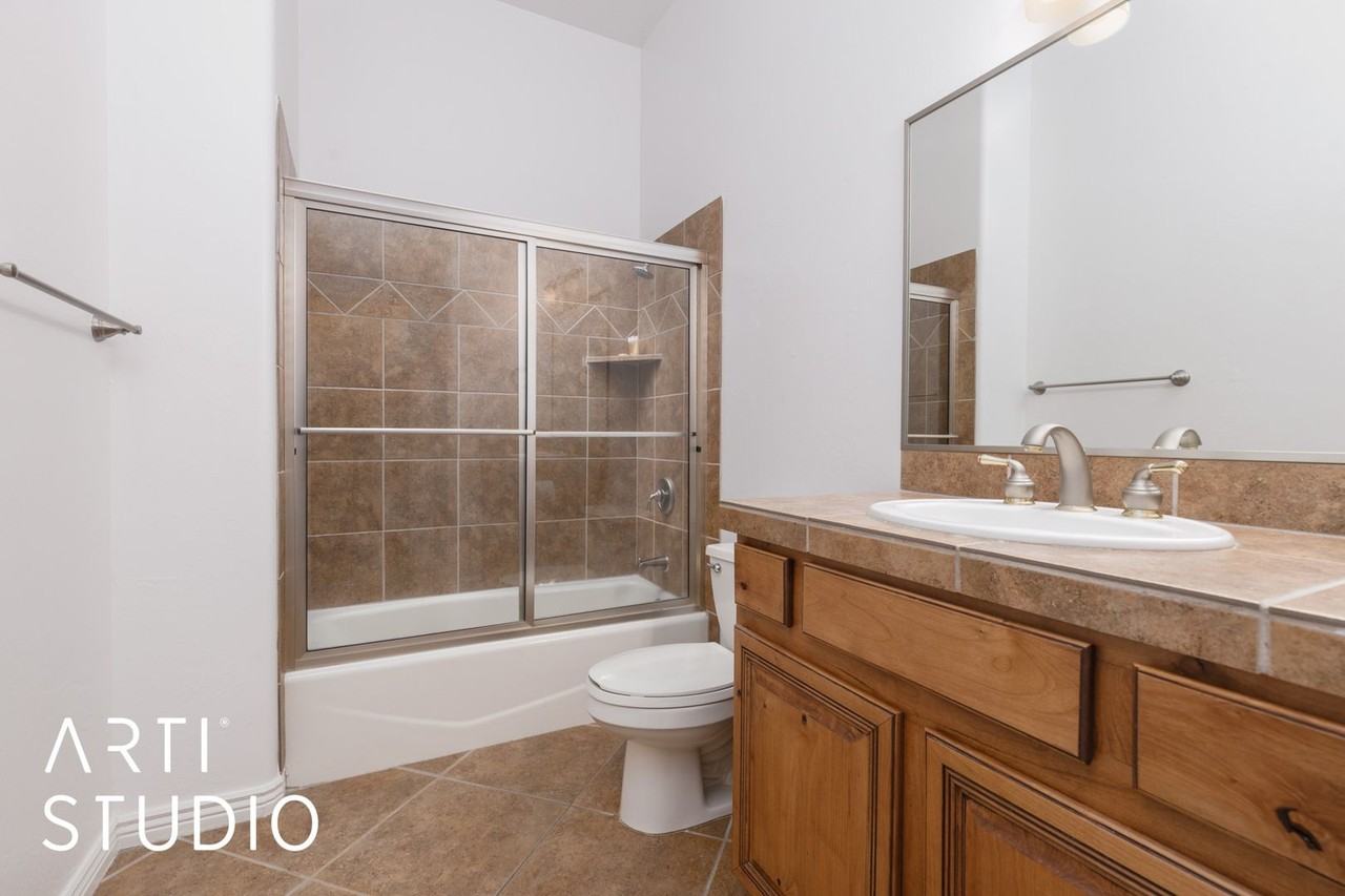 705 Arguello Cir - Photo 7 of 32