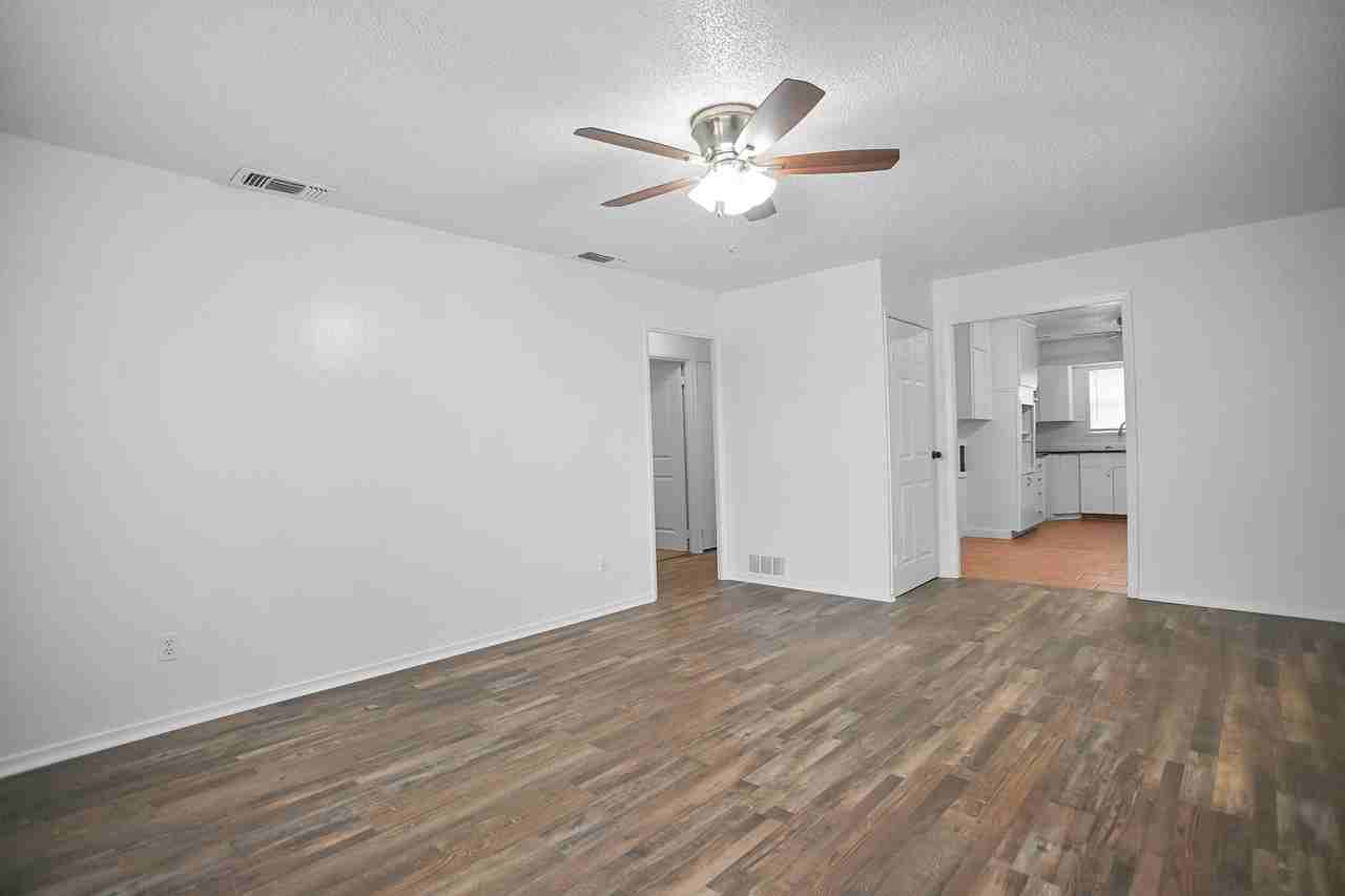 1307 61st St - Photo 5 of 34