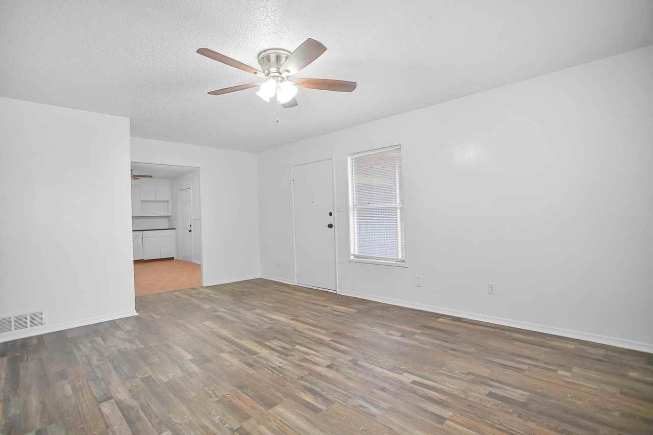 1307 61st St - Photo 6 of 34