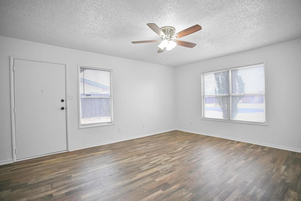 1307 61st St - Photo 7 of 34