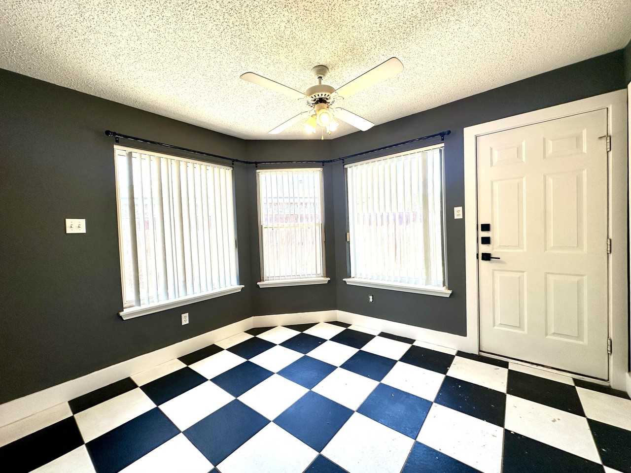 6106 9th St - Photo 7 of 18