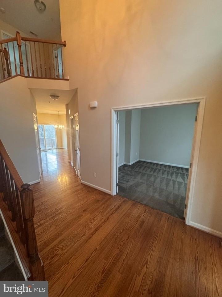 6016 Cypress Springs Rd - Photo 4 of 27