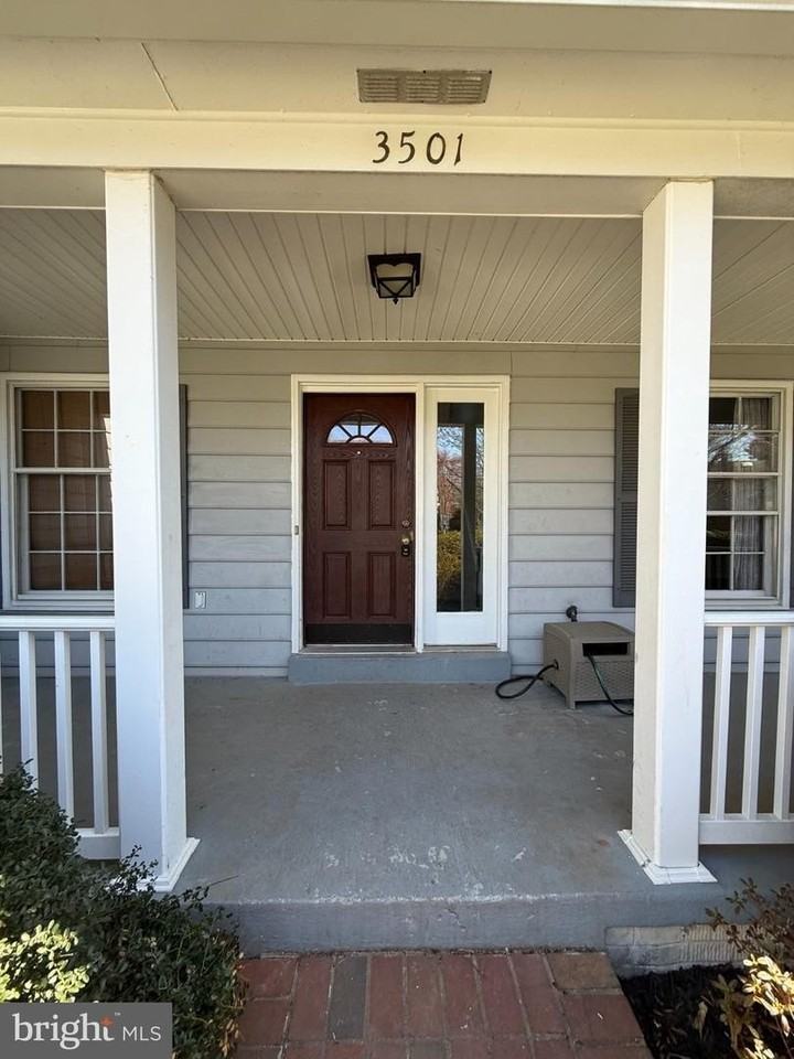 3501 Majestic Pine Ln - Photo 4 of 37