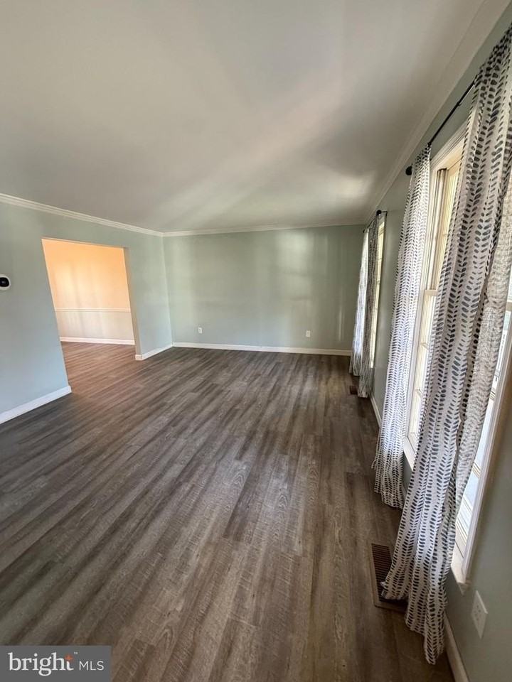 3501 Majestic Pine Ln - Photo 6 of 37