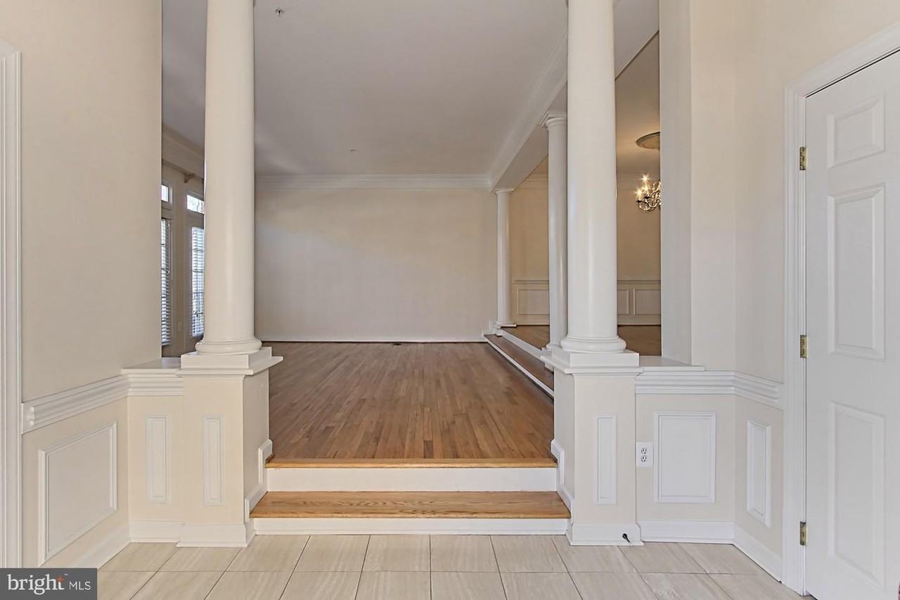 1850 Brenthill Way - Photo 5 of 43