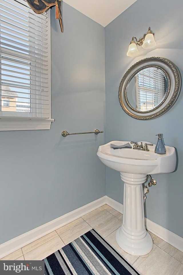 1850 Brenthill Way - Photo 6 of 43