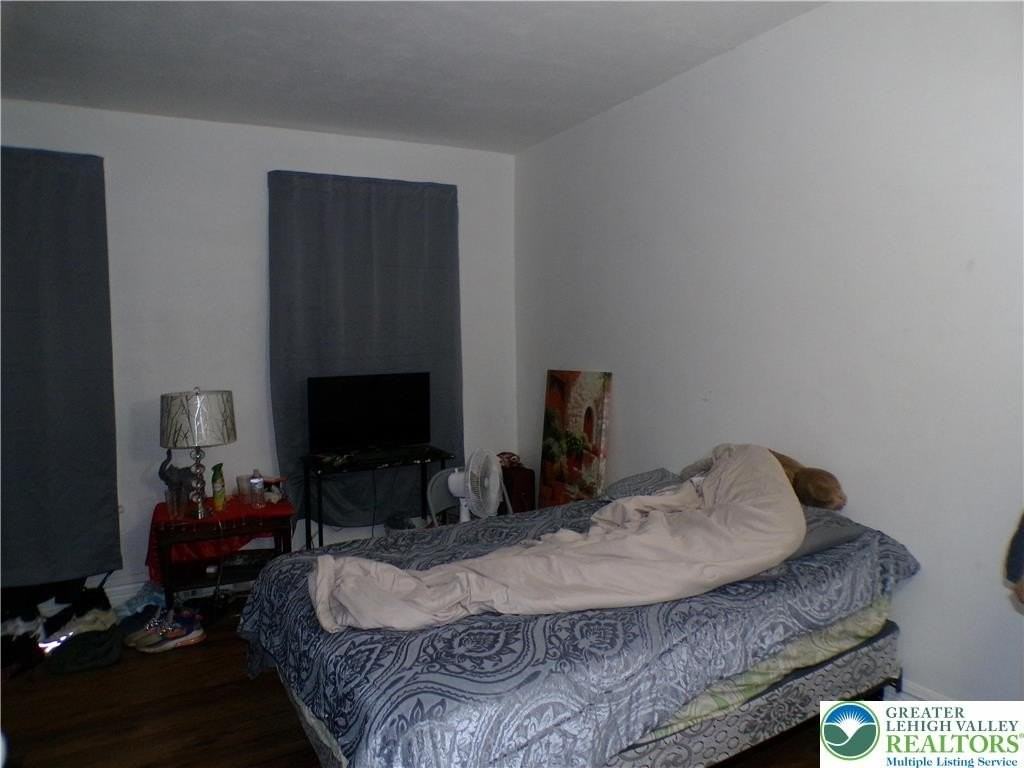 111 Ridge Ave - Photo 7 of 16