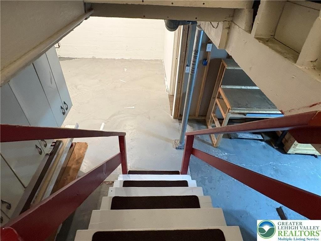 754 E Washington Ave - Photo 7 of 19