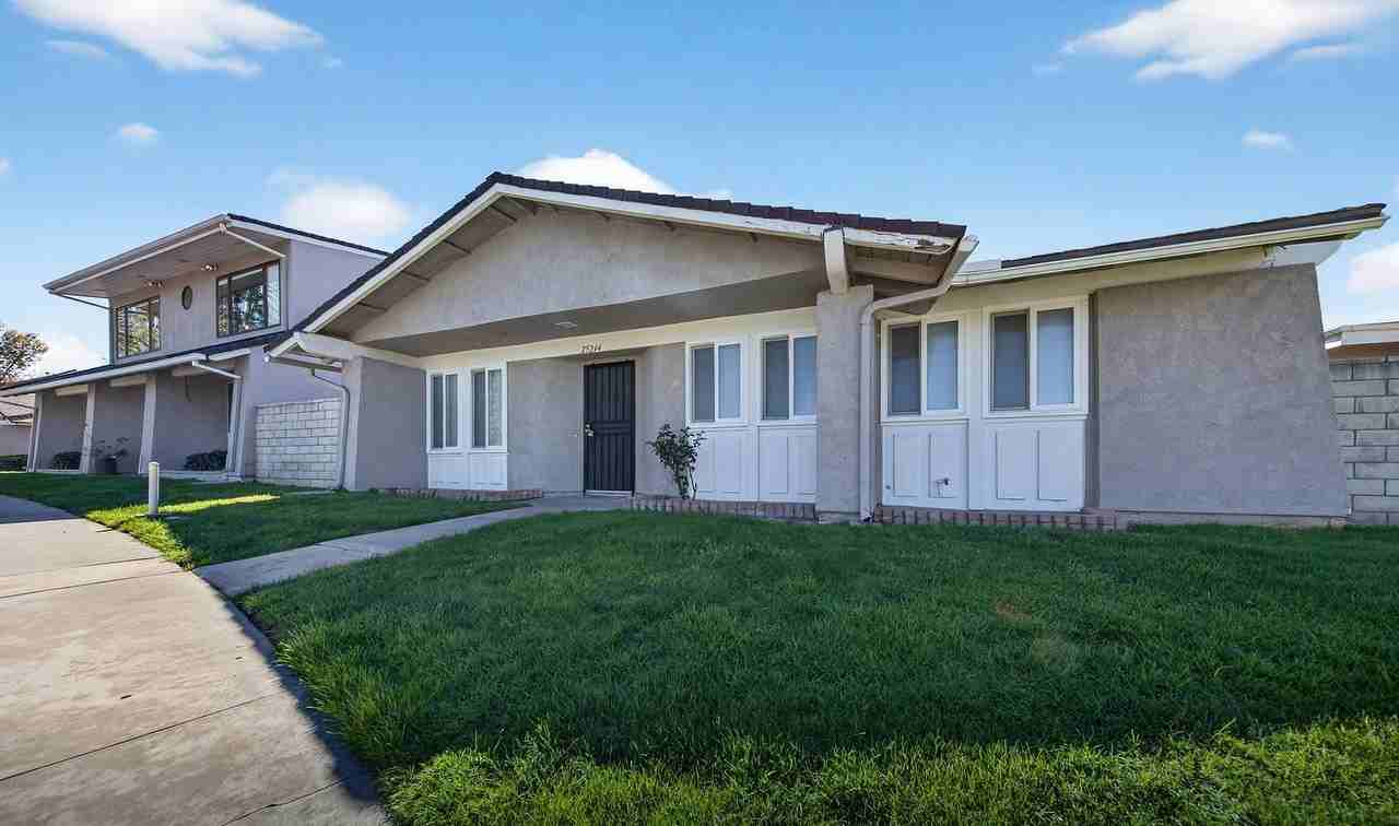 25244 Lawton Ave - Photo 3 of 26