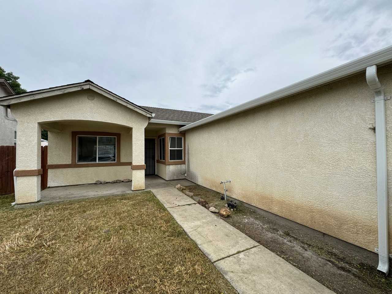 1637 Terra Vista Ln - Photo 2 of 26