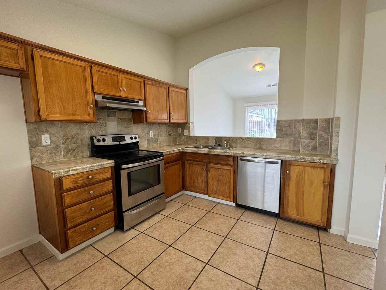 1637 Terra Vista Ln - Photo 5 of 26