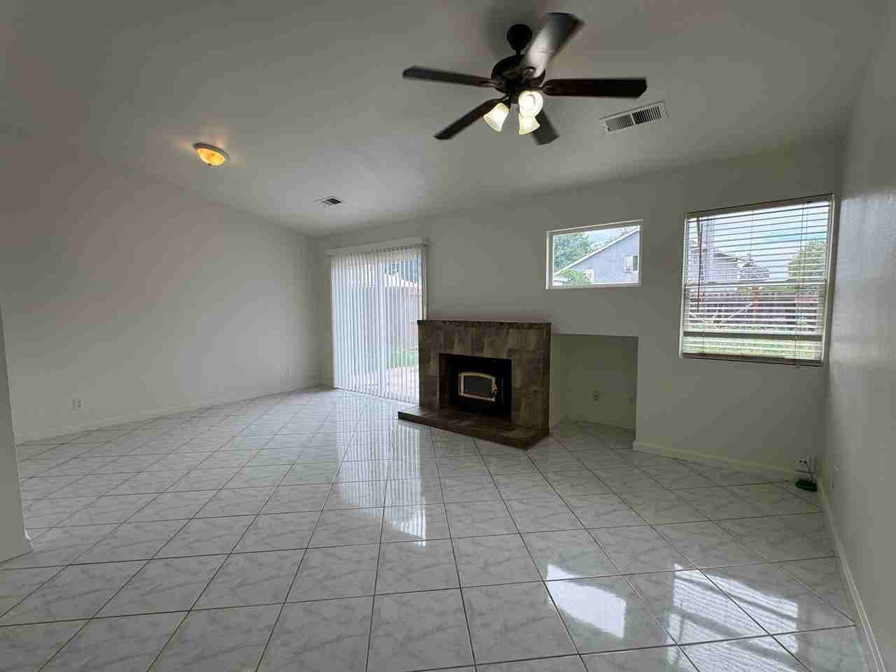 1637 Terra Vista Ln - Photo 6 of 26