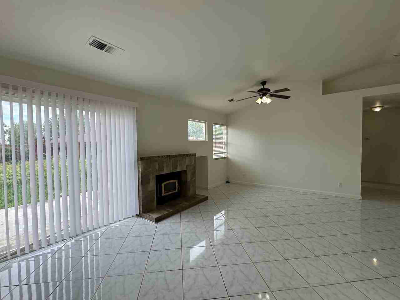 1637 Terra Vista Ln - Photo 7 of 23