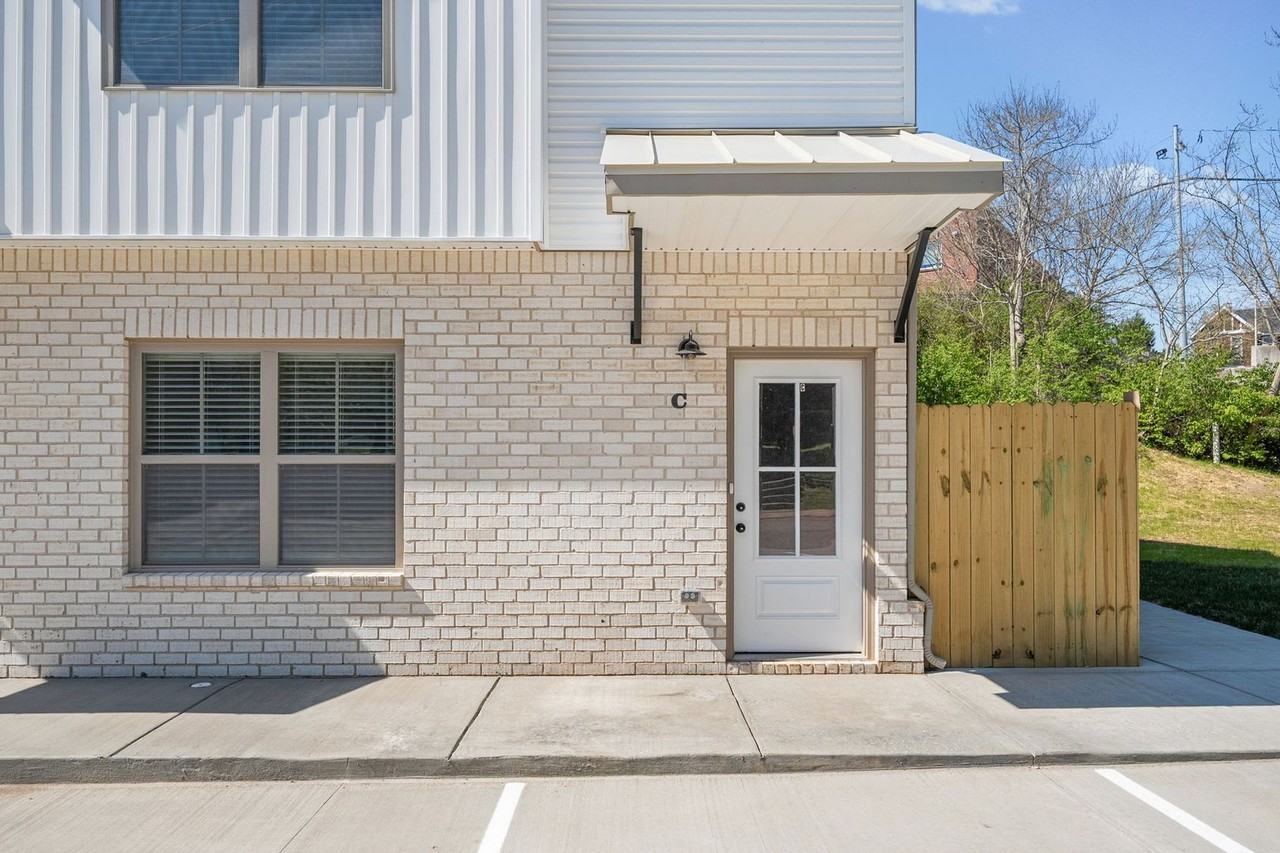 S. 7th St. - 320-330 - Photo 4 of 31