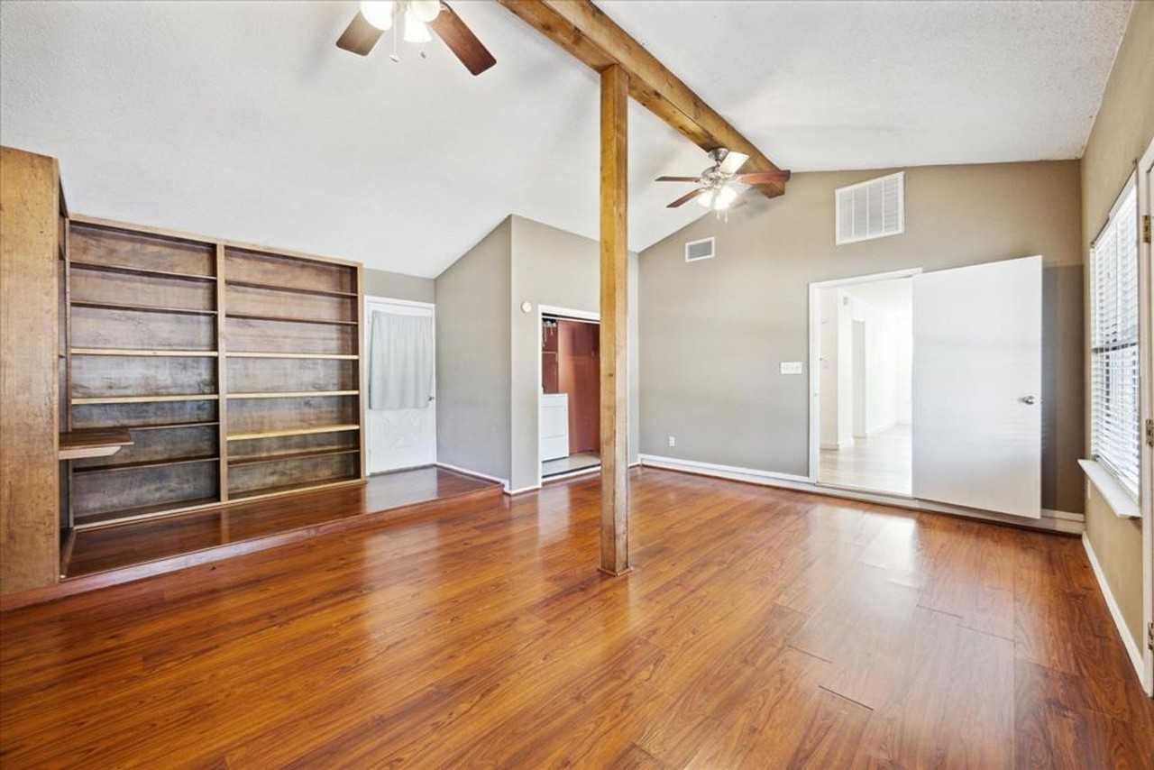 300 Tilbury Ln - Photo 6 of 33