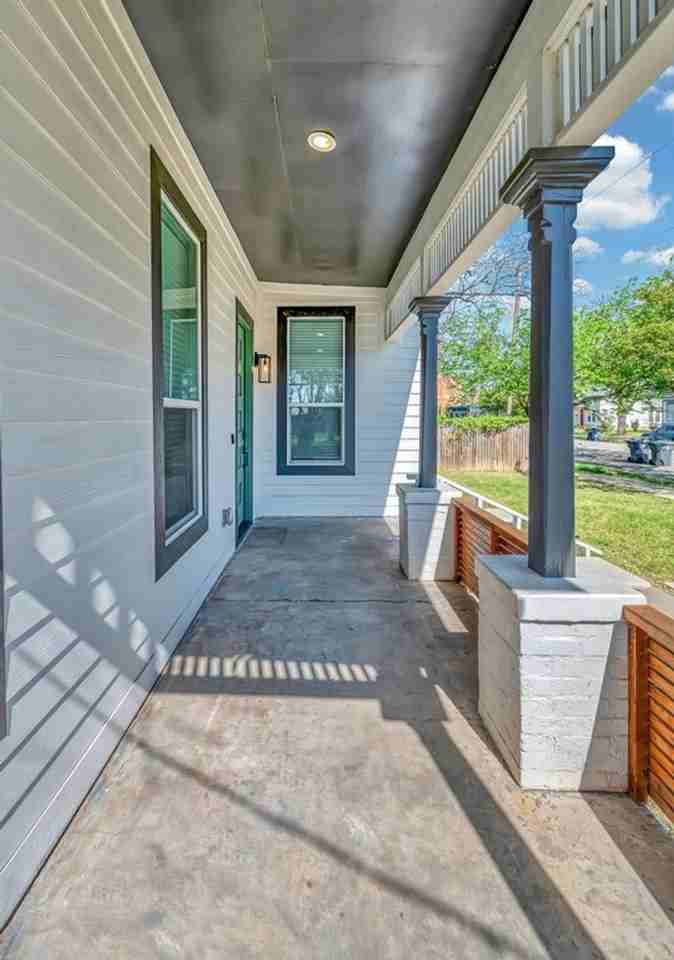 525 S 10th St - Photo 3 of 40