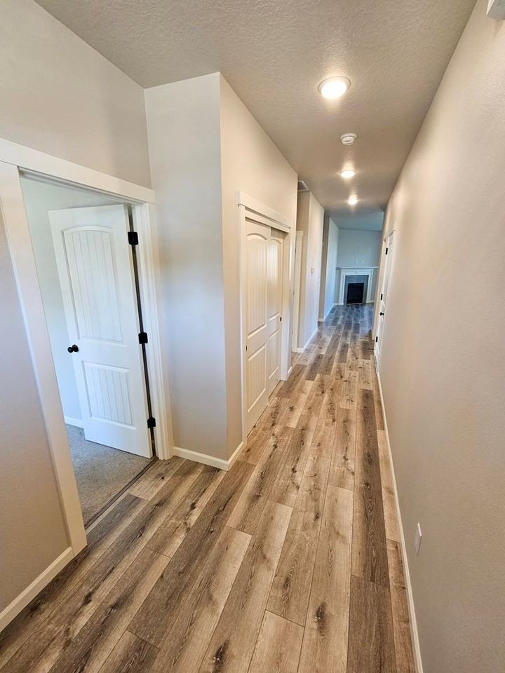 1400 Dahlia St - Photo 2 of 21