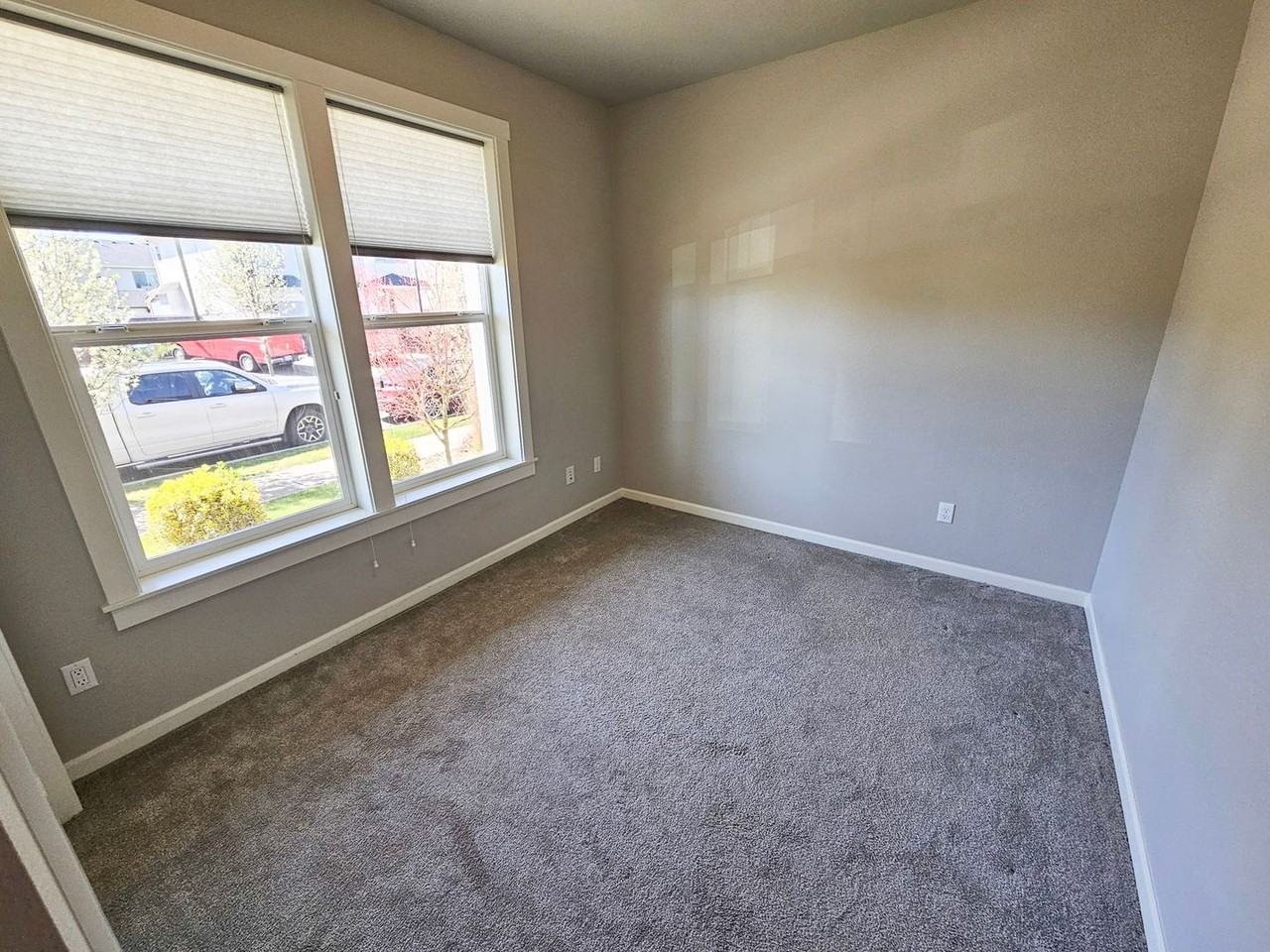 1400 Dahlia St - Photo 3 of 21