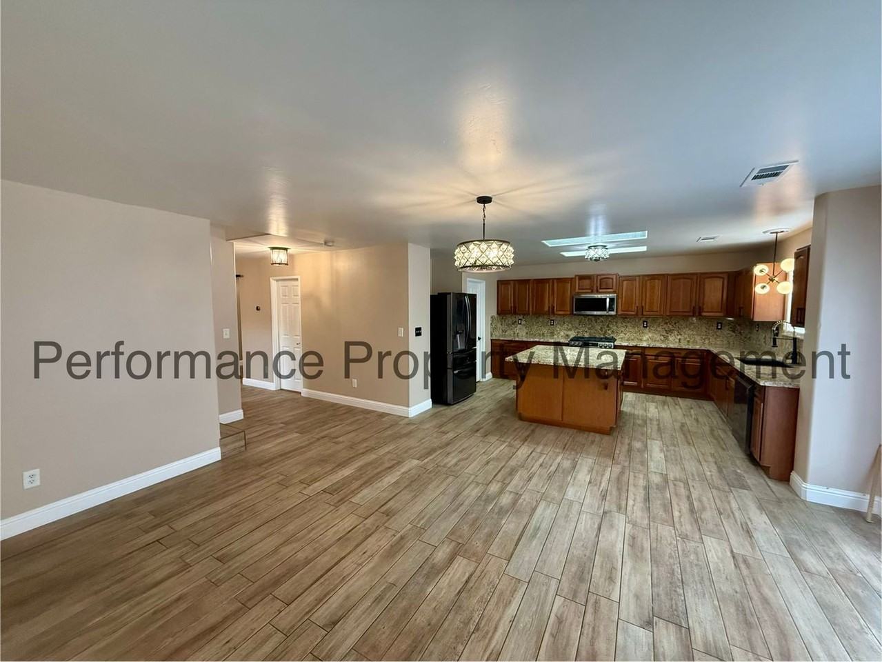 11120 Grand Prairie Dr - Photo 5 of 30